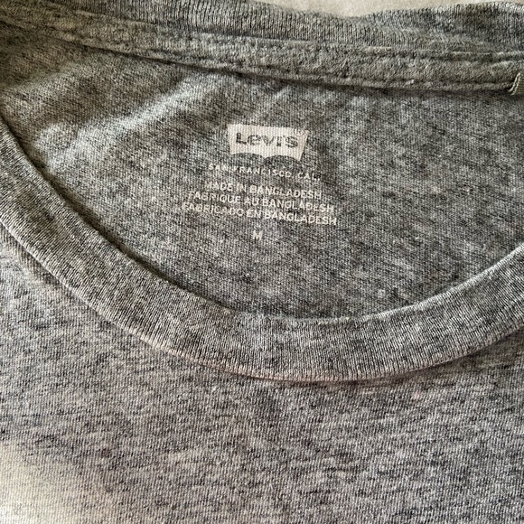 NWOT Levi’s Logo T-shirt - Picture 3 of 6